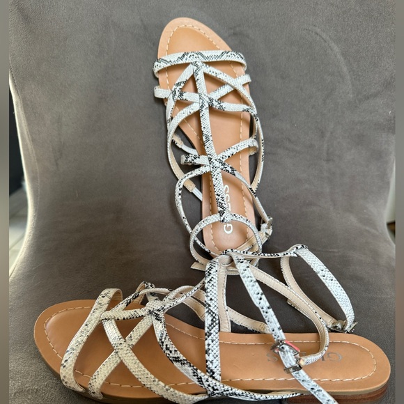 Brand new sandals - Picture 1 of 5